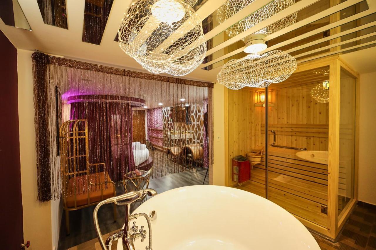 Eros Hotel - Love Hotel مدينة هوشي منه المظهر الخارجي الصورة
